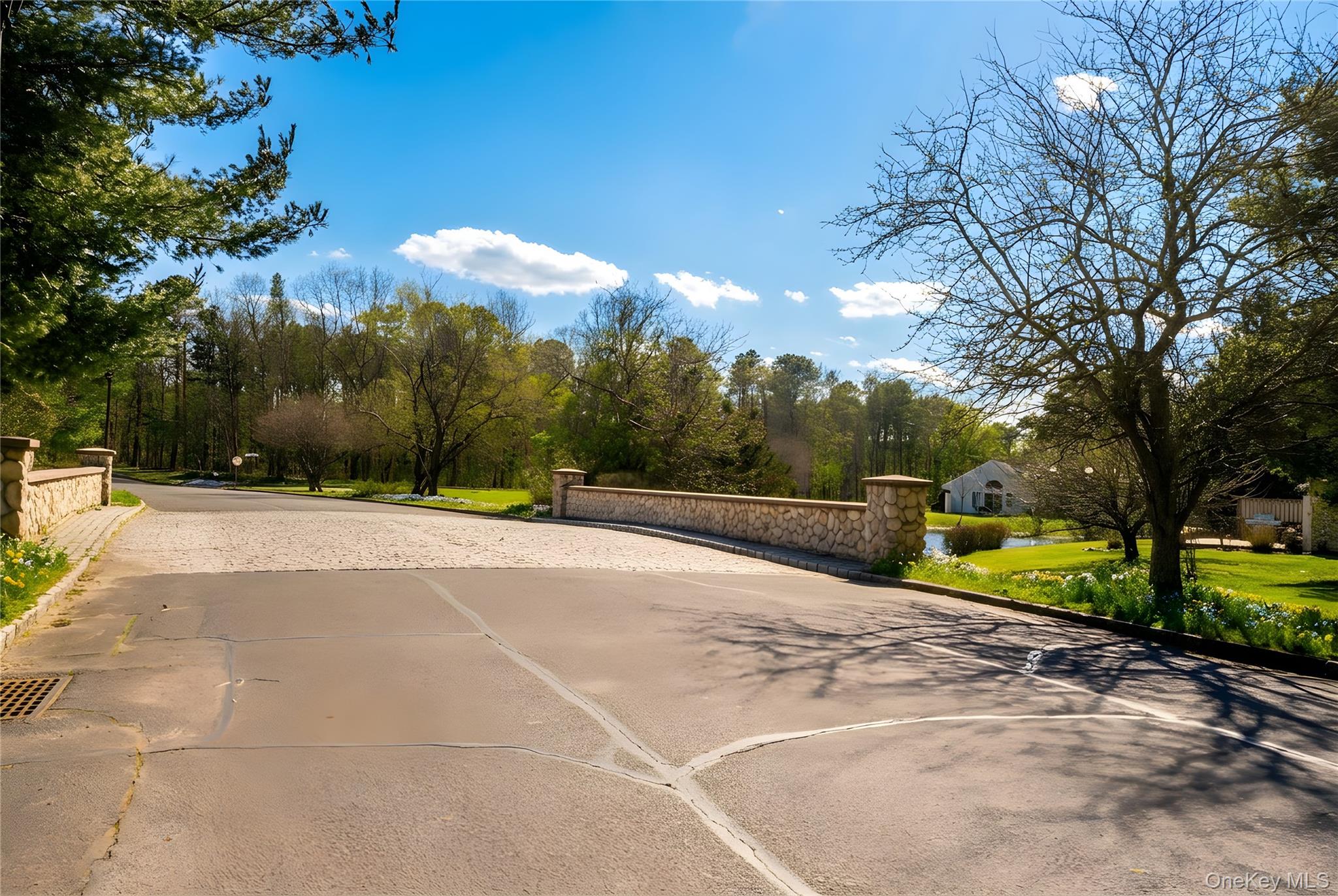 359 Colonial Circle # 359, Manorville, NY 11949