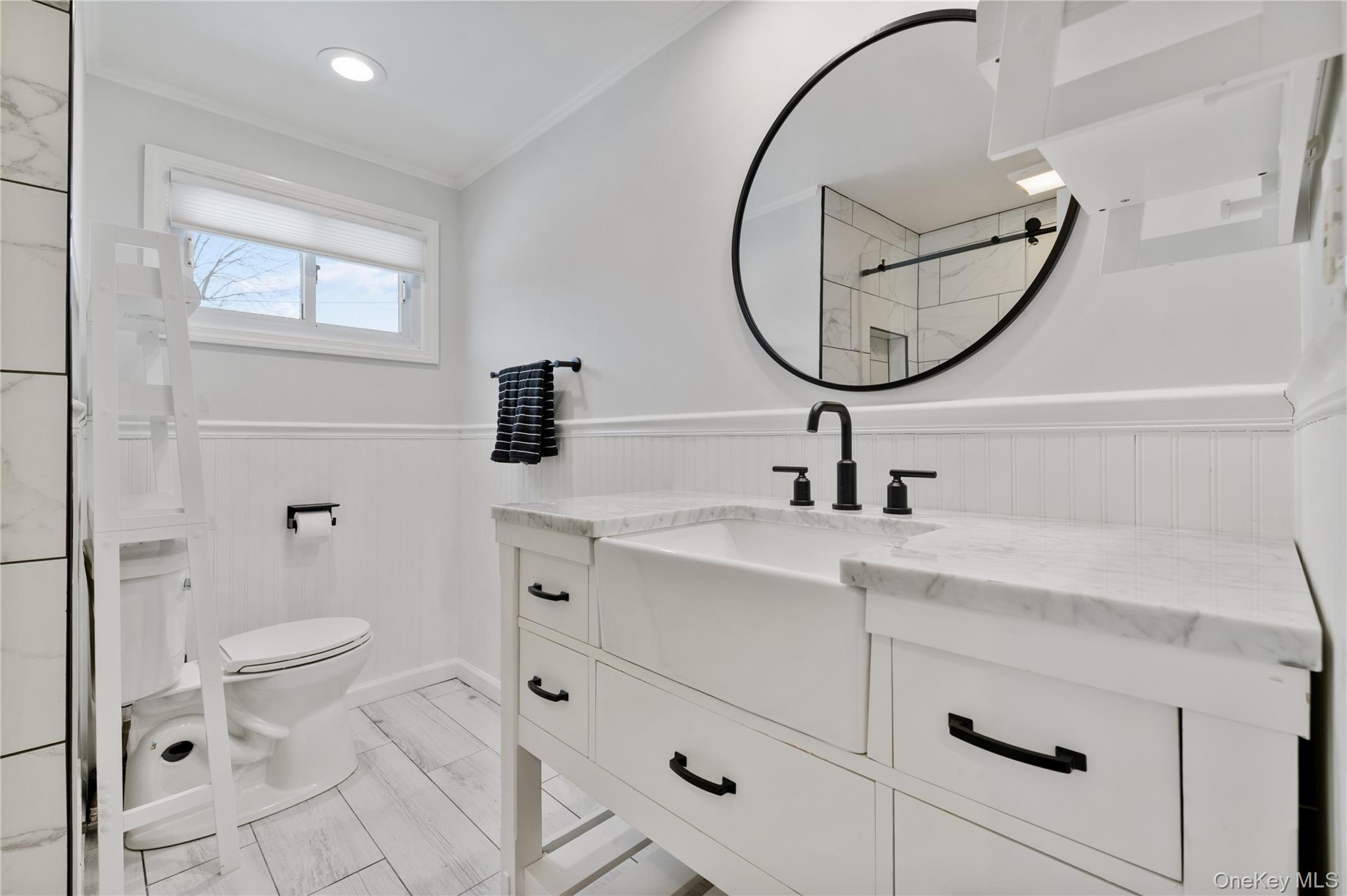 7 Rita Lane, Plainview, NY 11803