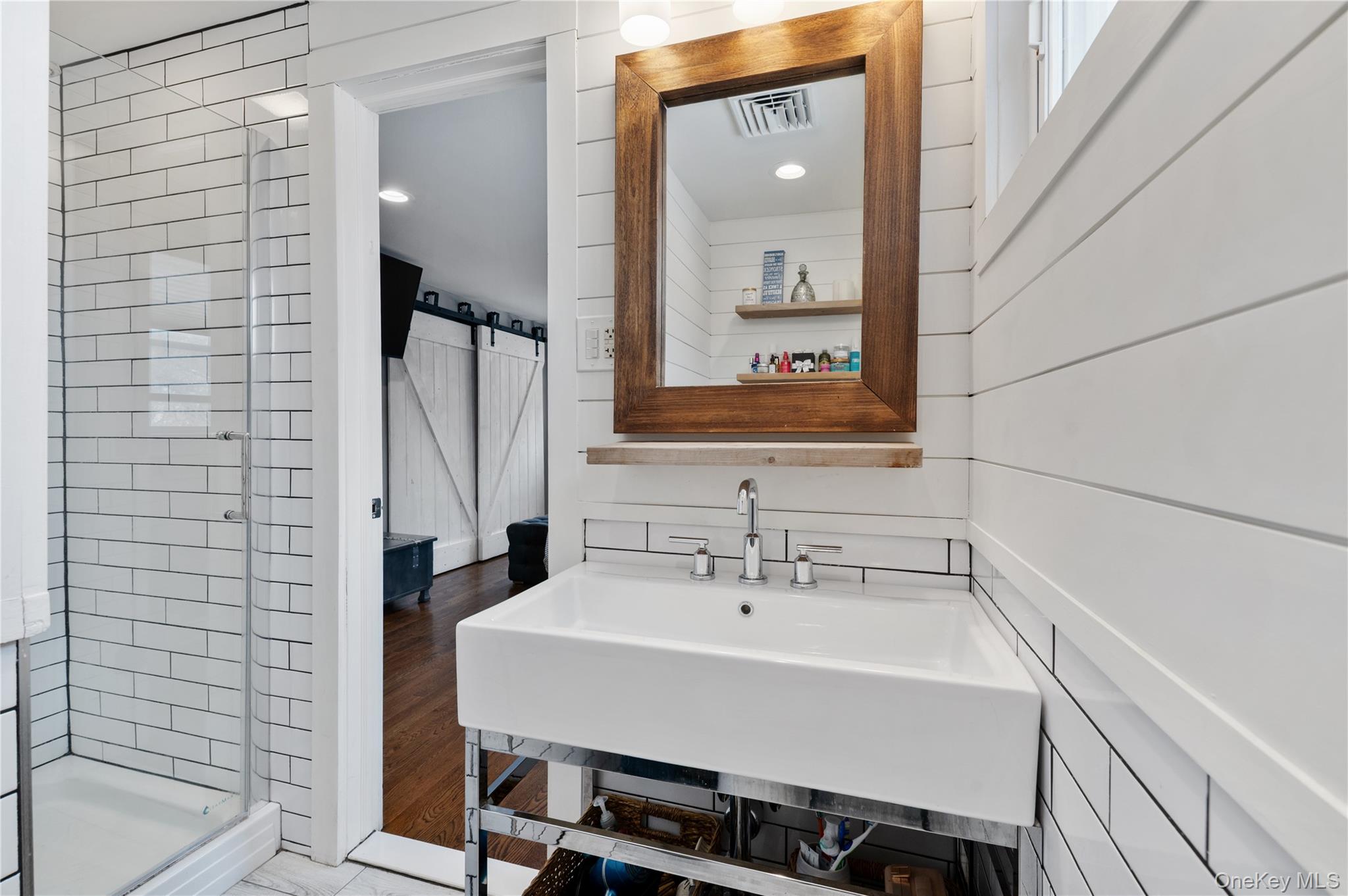 7 Rita Lane, Plainview, NY 11803