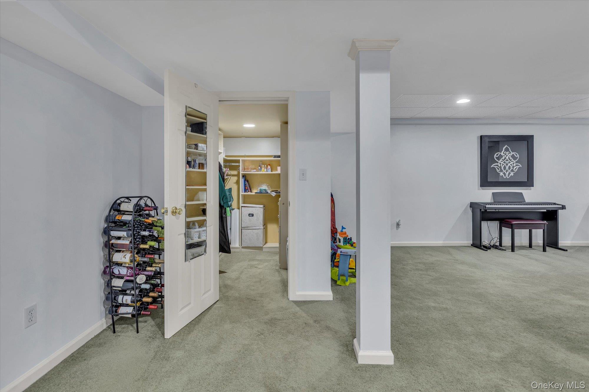 83 Manitou Trail, Kings Park, NY 11754