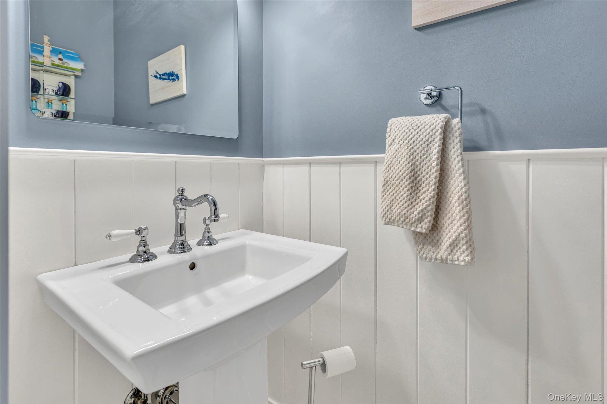 83 Manitou Trail, Kings Park, NY 11754