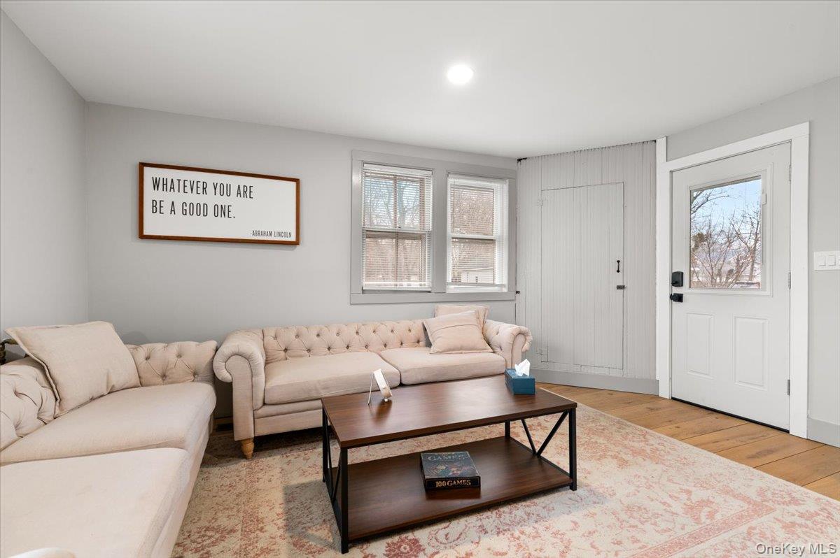 64 Broadway, Amityville, NY 11701