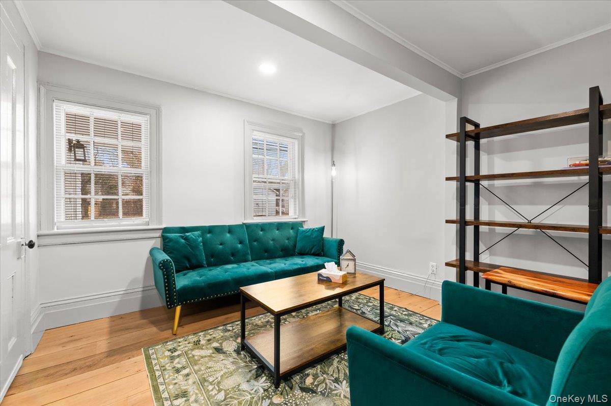 64 Broadway, Amityville, NY 11701