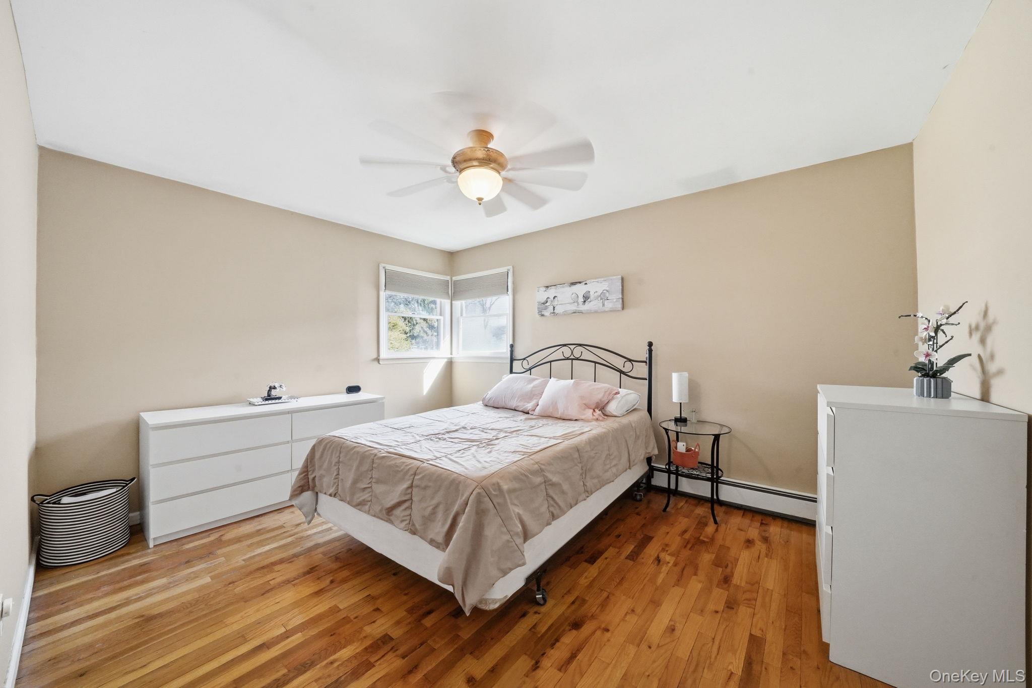 23 Pearsall Place, Deer Park, NY 11729