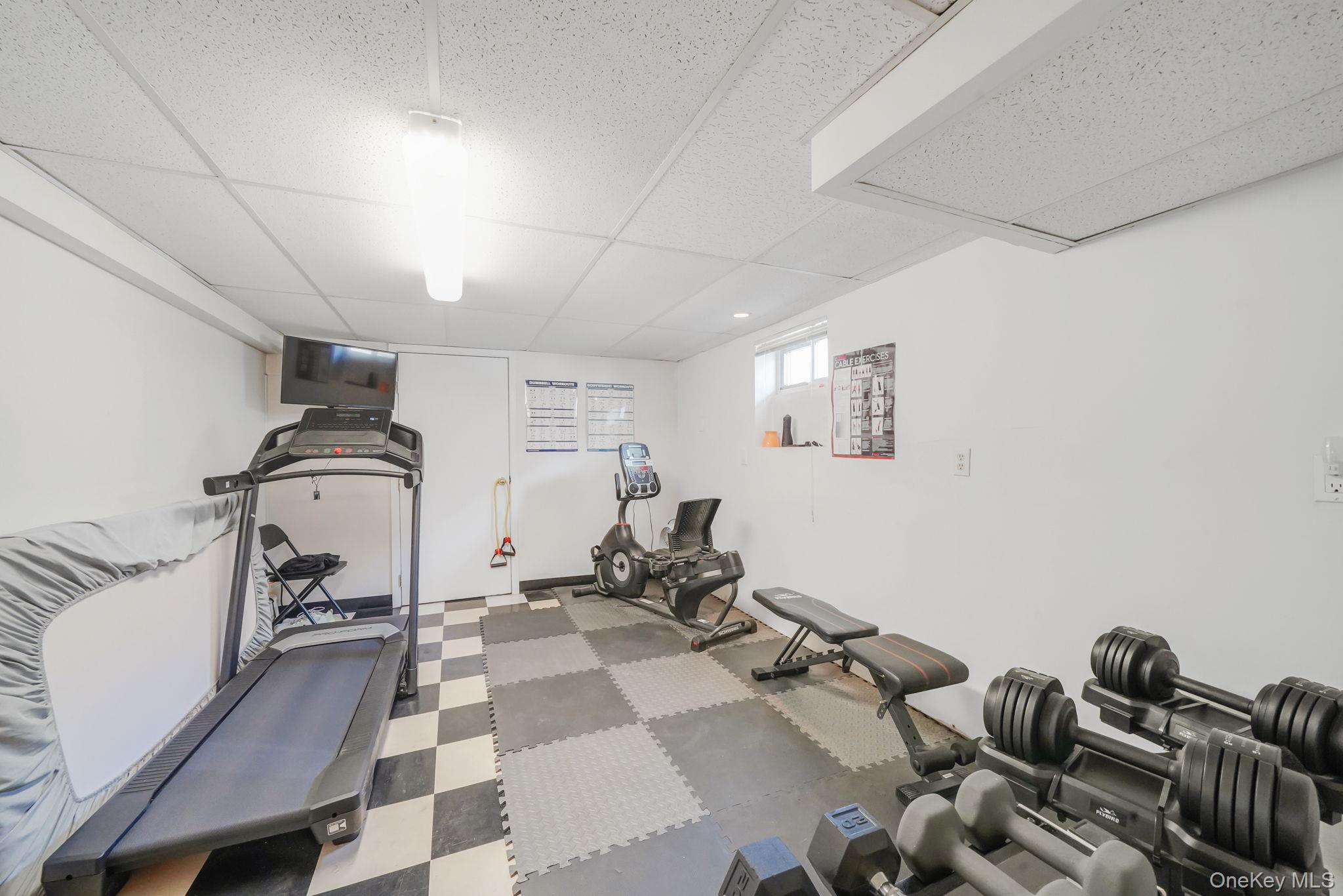 23 Pearsall Place, Deer Park, NY 11729