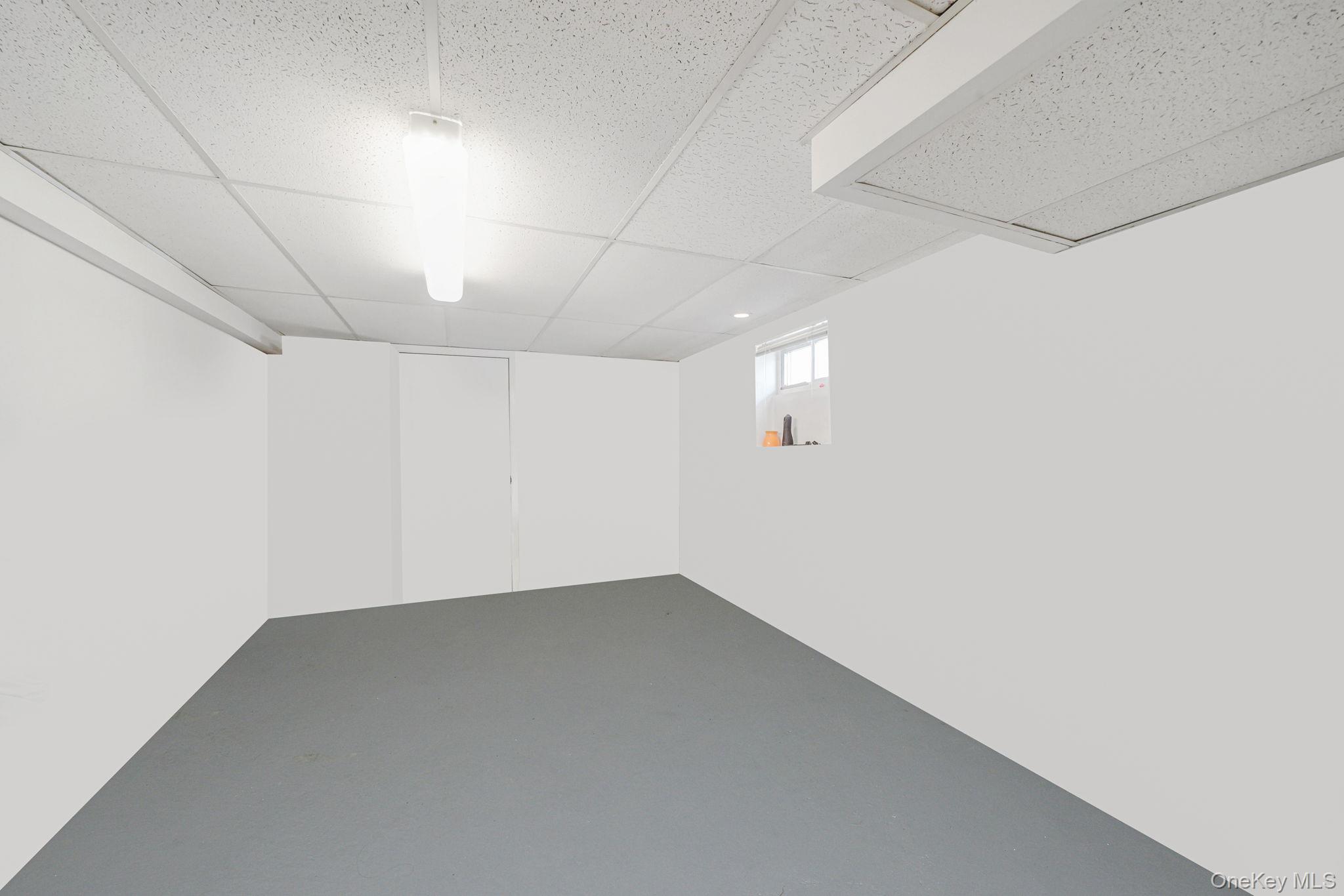 23 Pearsall Place, Deer Park, NY 11729