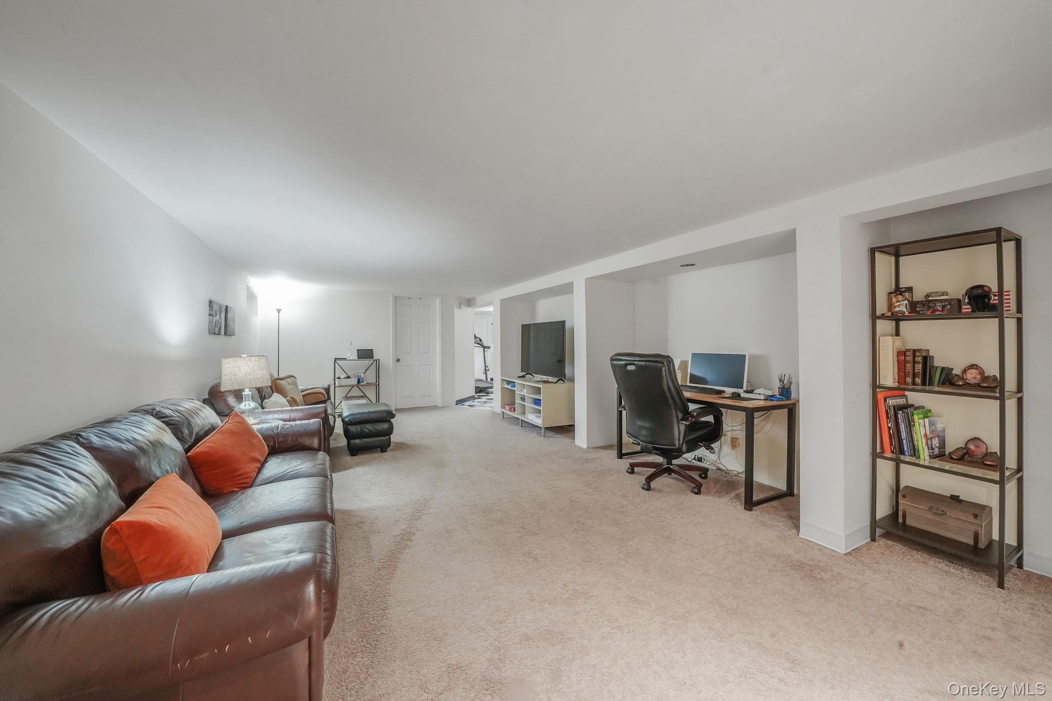 23 Pearsall Place, Deer Park, NY 11729