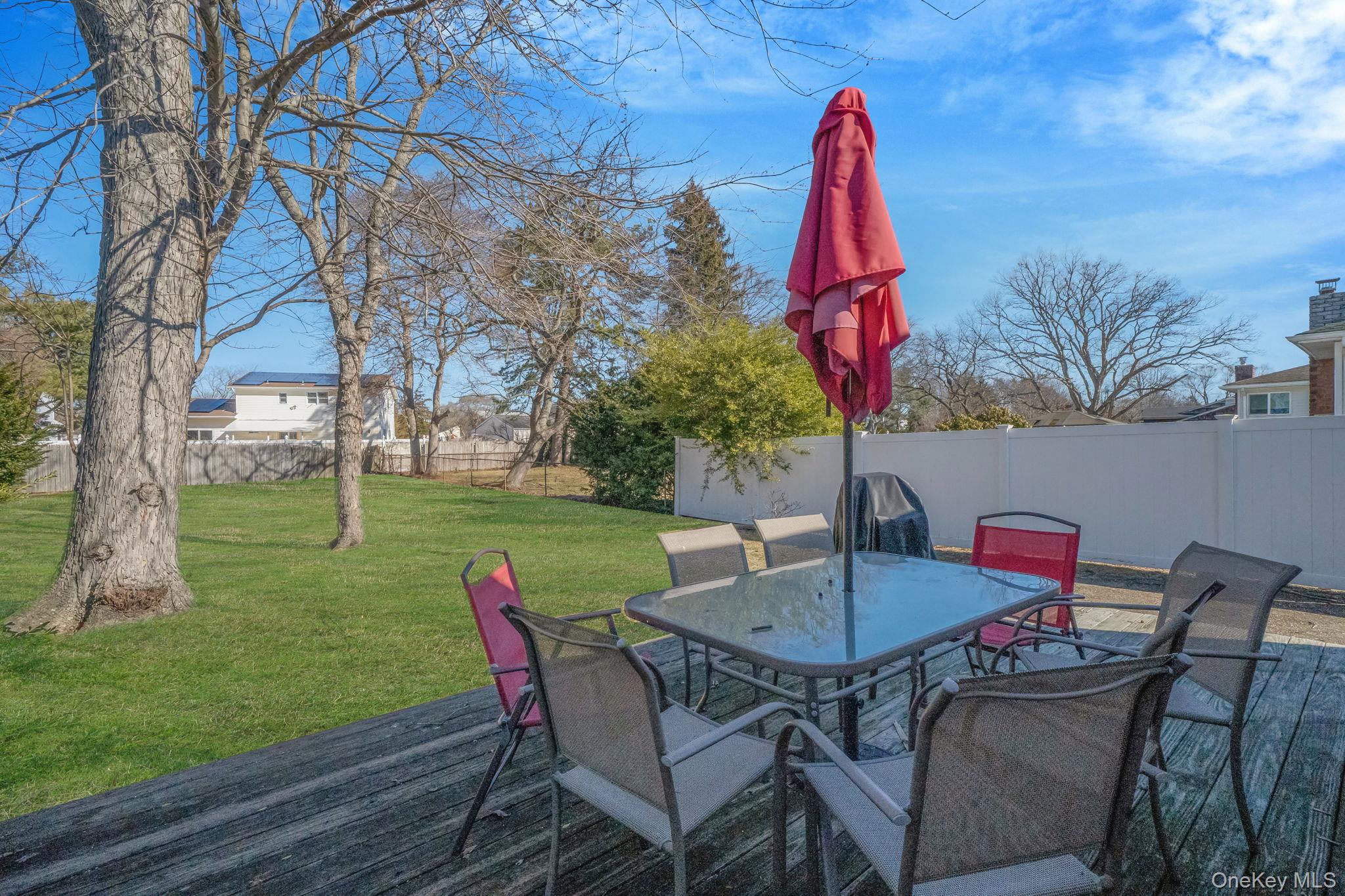 23 Pearsall Place, Deer Park, NY 11729