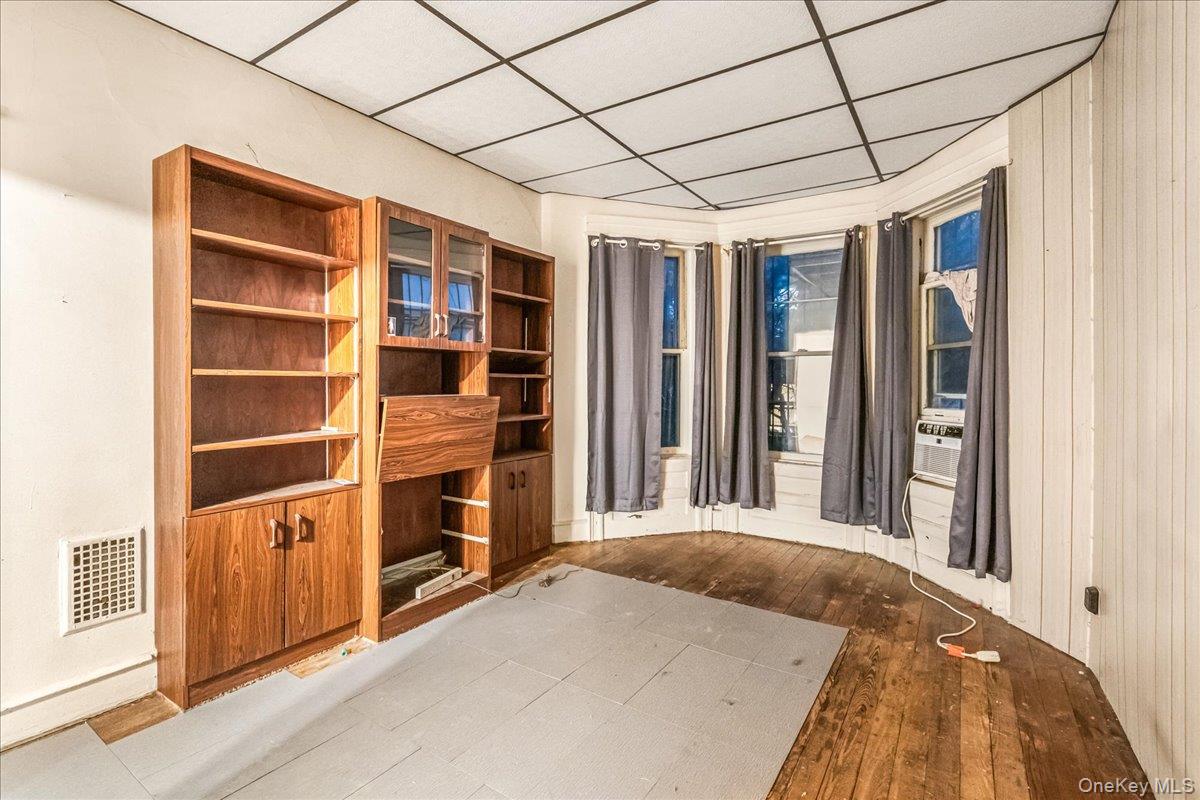 94-20 86th Road, Woodhaven, NY 11421