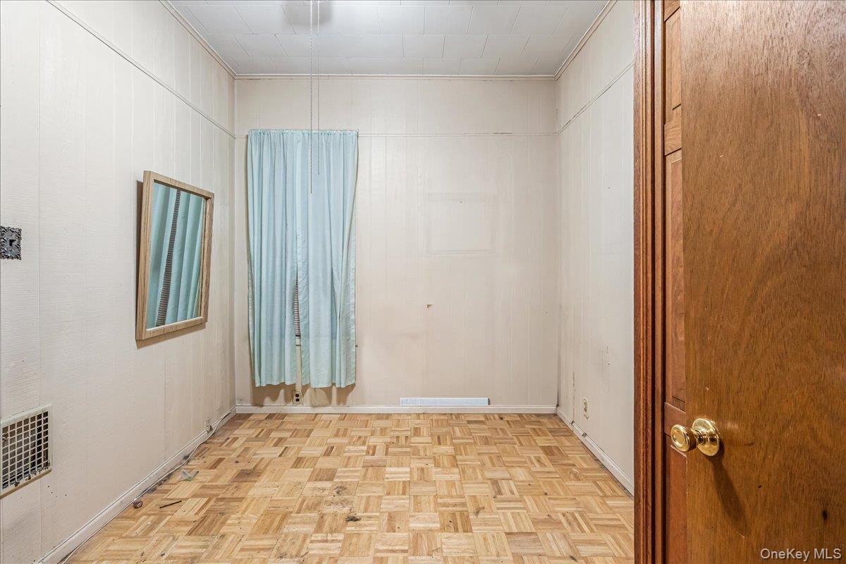 94-20 86th Road, Woodhaven, NY 11421