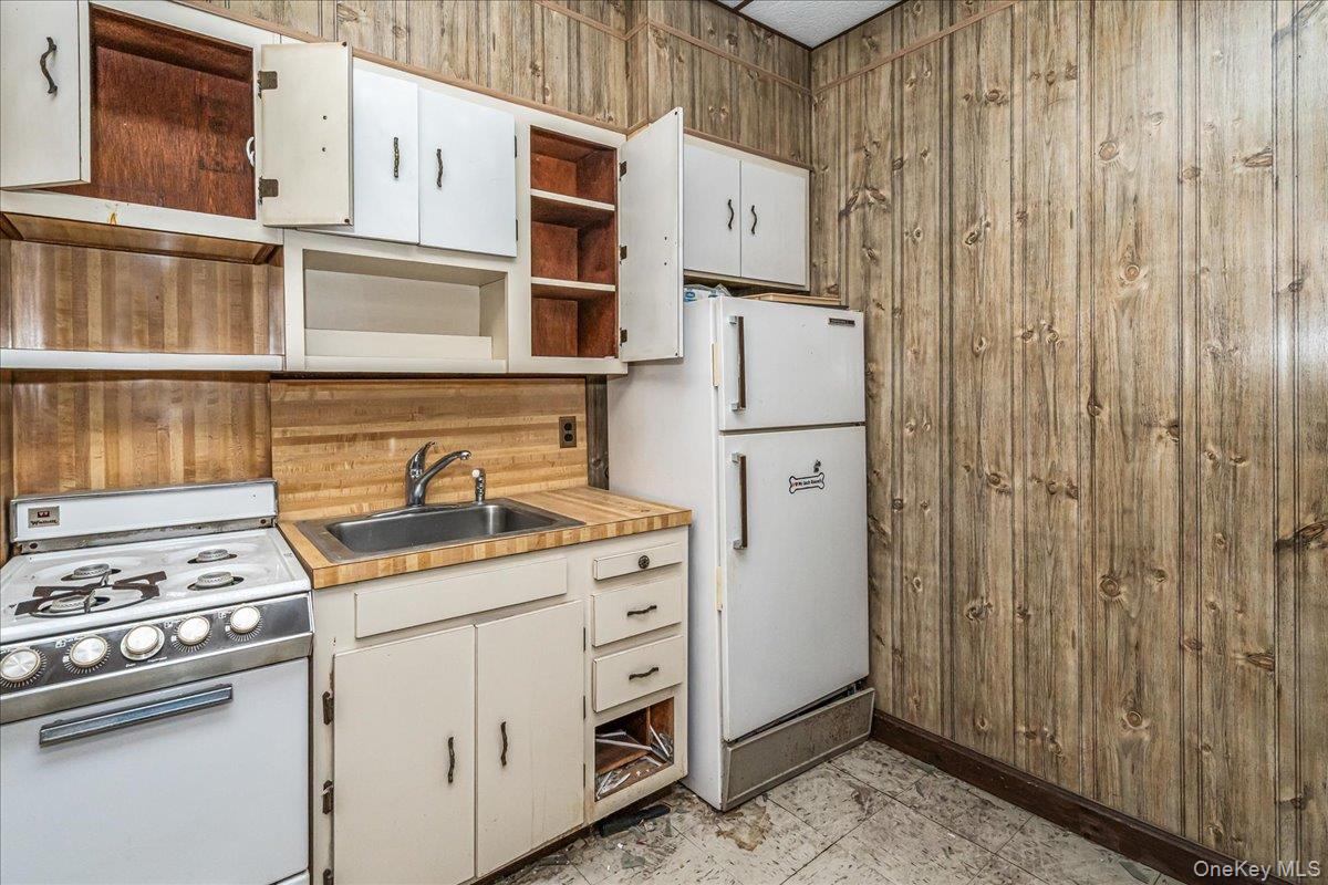 94-20 86th Road, Woodhaven, NY 11421