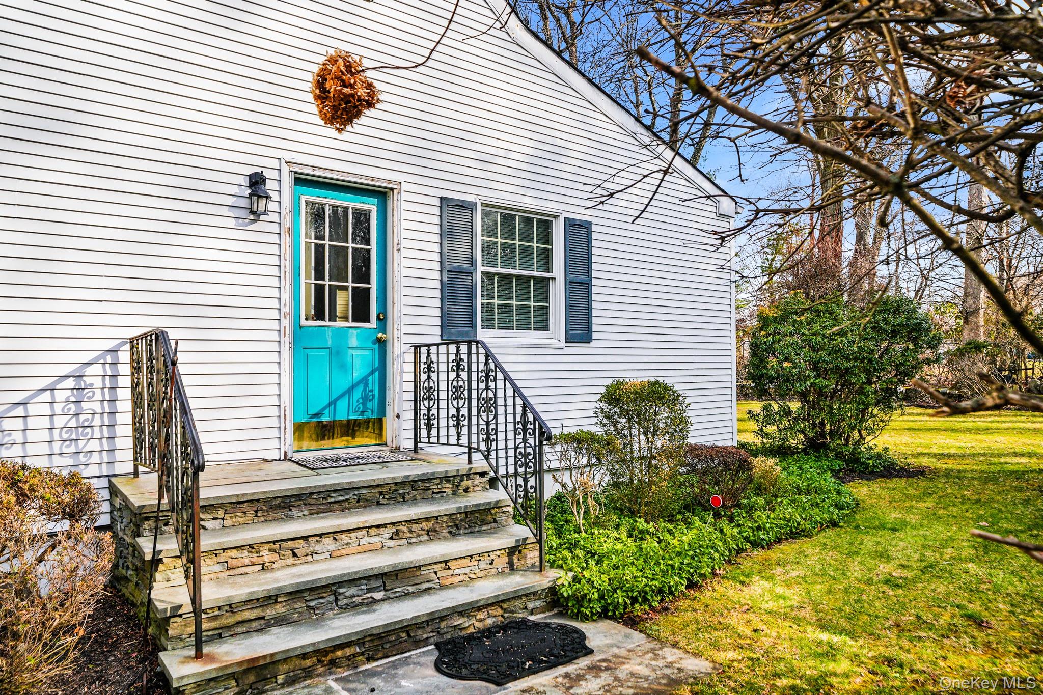 54 Douglas Court, Pearl River, NY 10965