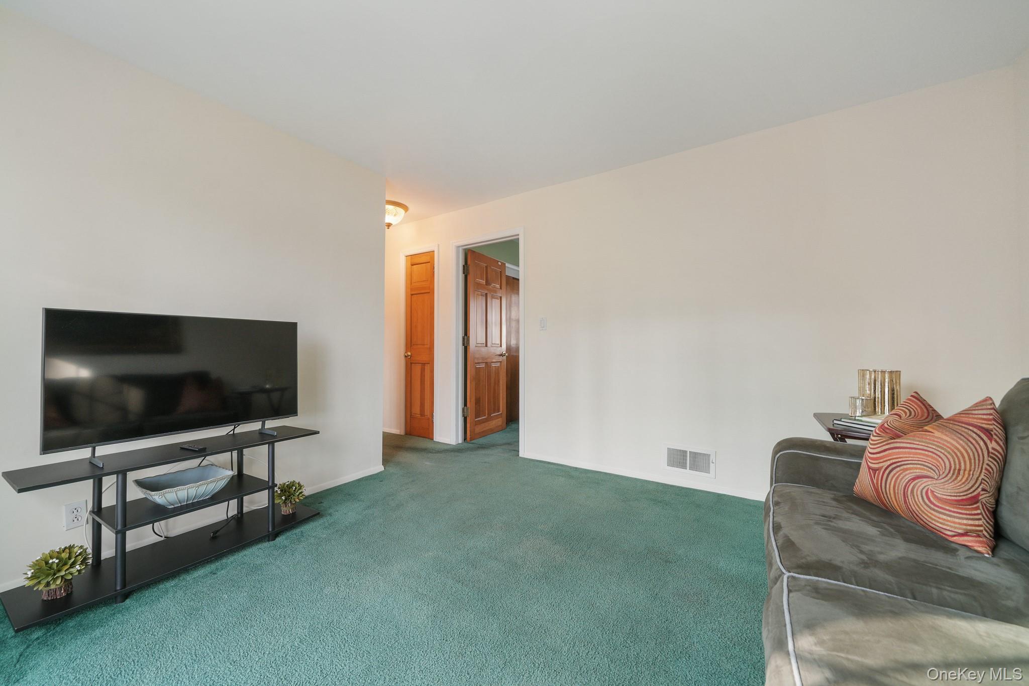 54 Douglas Court, Pearl River, NY 10965