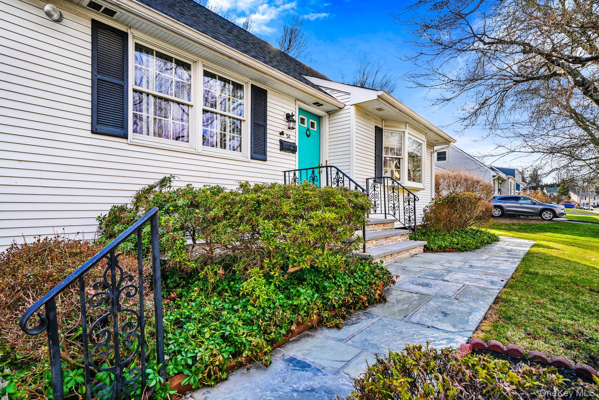 54 Douglas Court, Pearl River, NY 10965