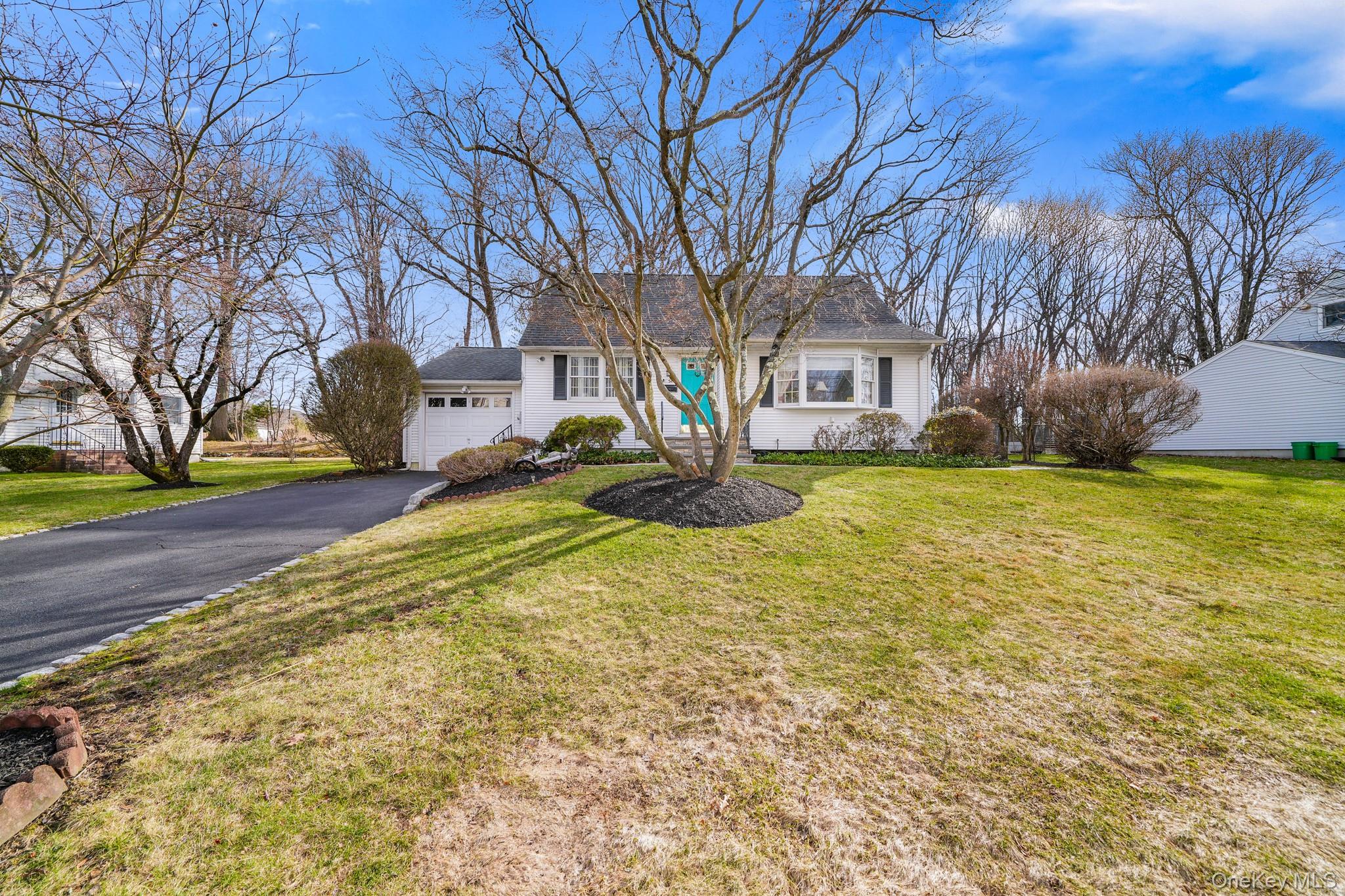 54 Douglas Court, Pearl River, NY 10965