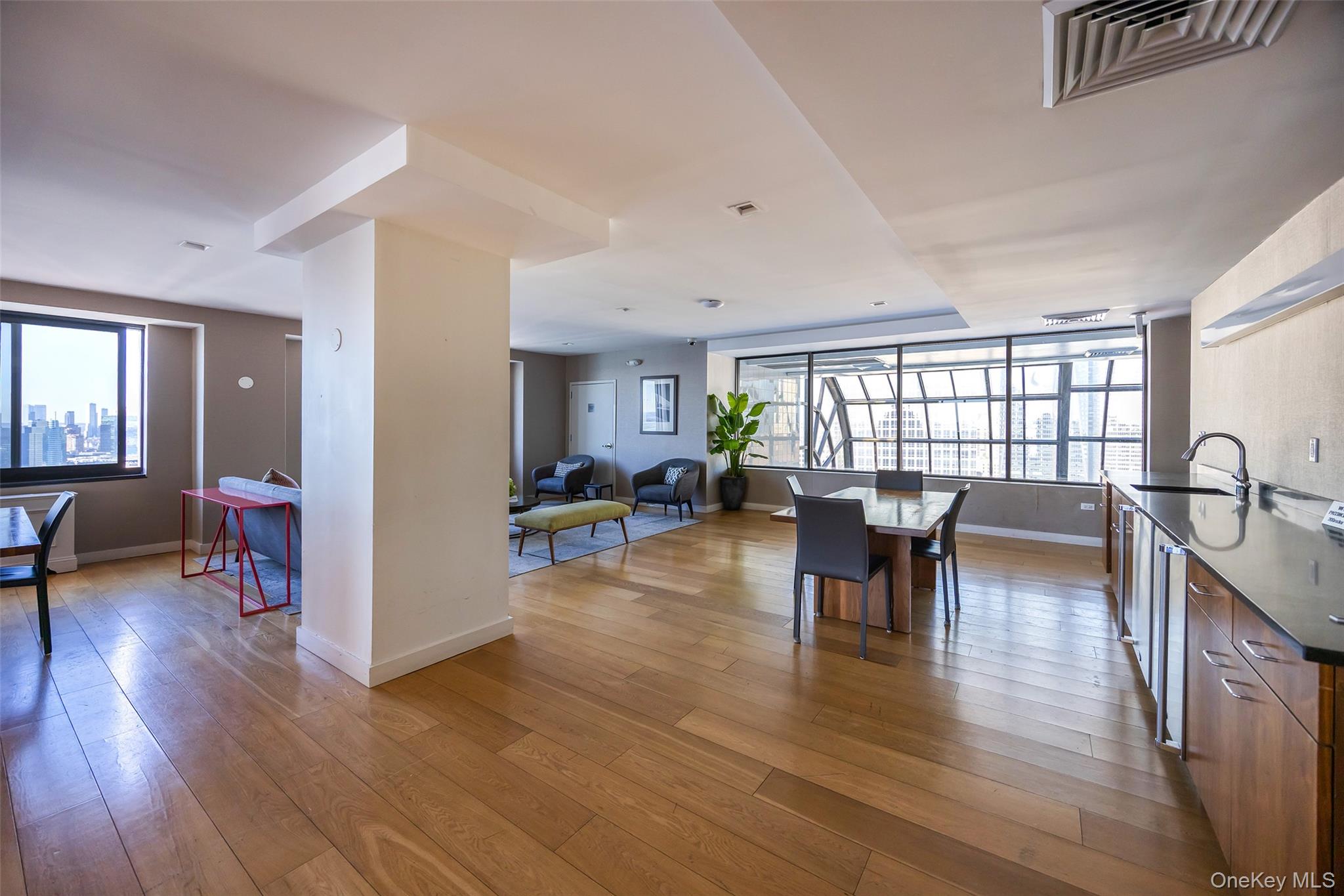 200 Rector Place # 43D, New York (Manhattan), NY 10280