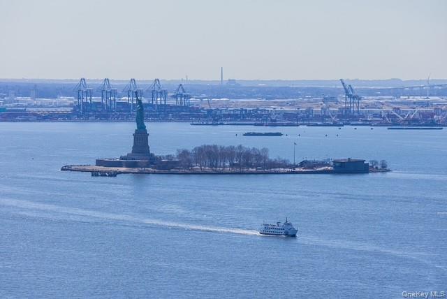 200 Rector Place # 43D, New York (Manhattan), NY 10280