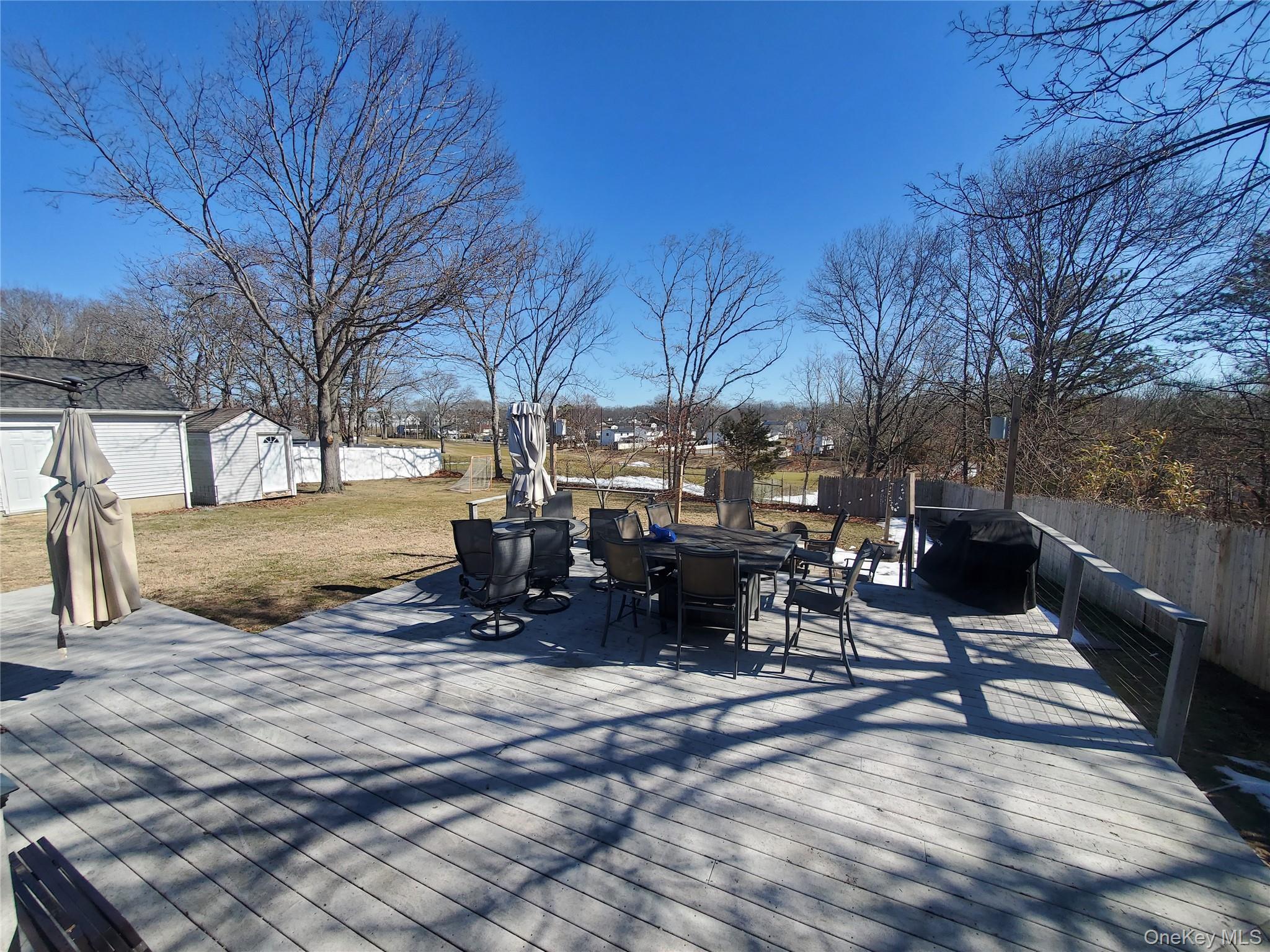 98 Fawn Lane E, South Setauket, NY 11720