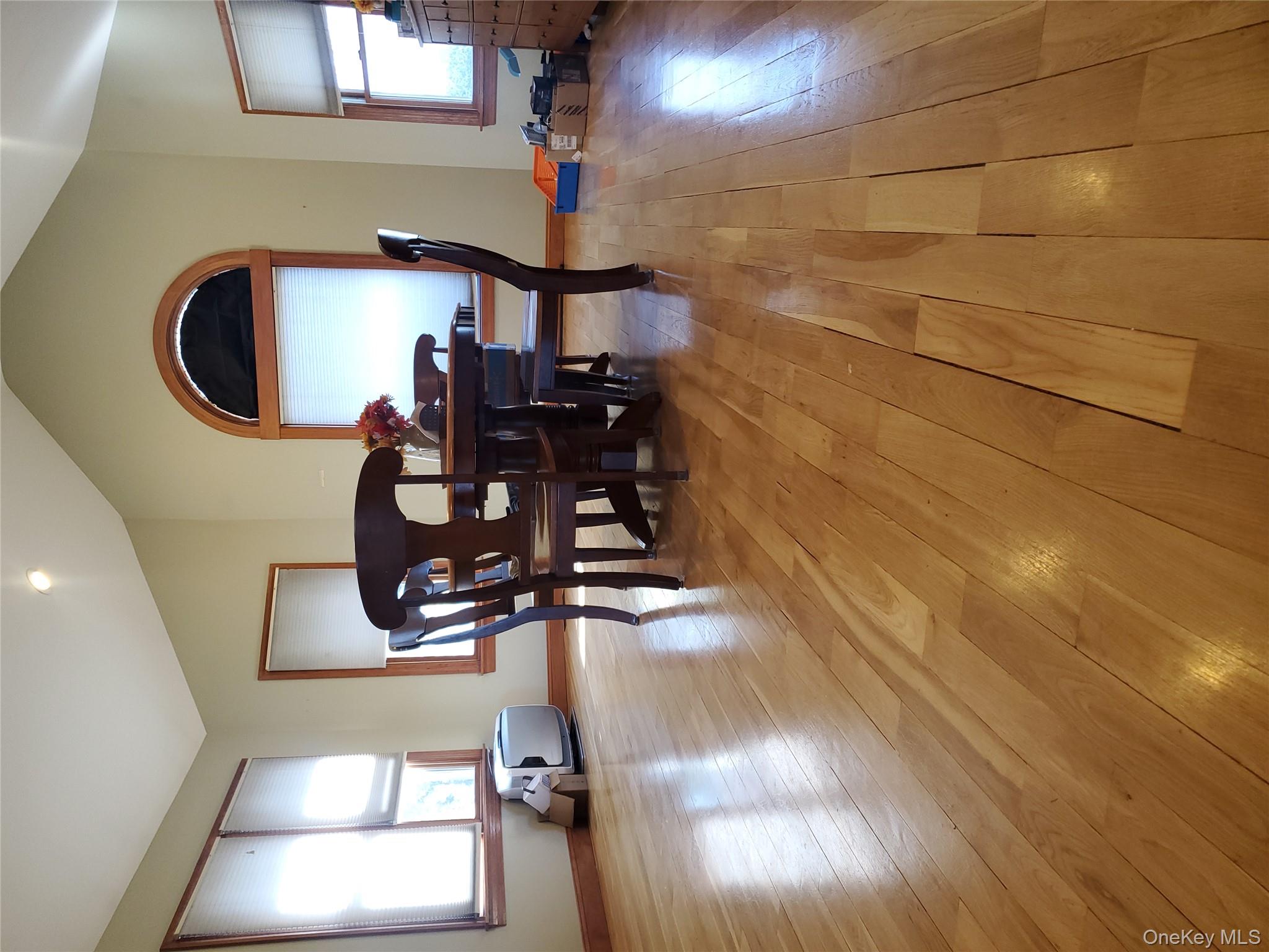 98 Fawn Lane E, South Setauket, NY 11720