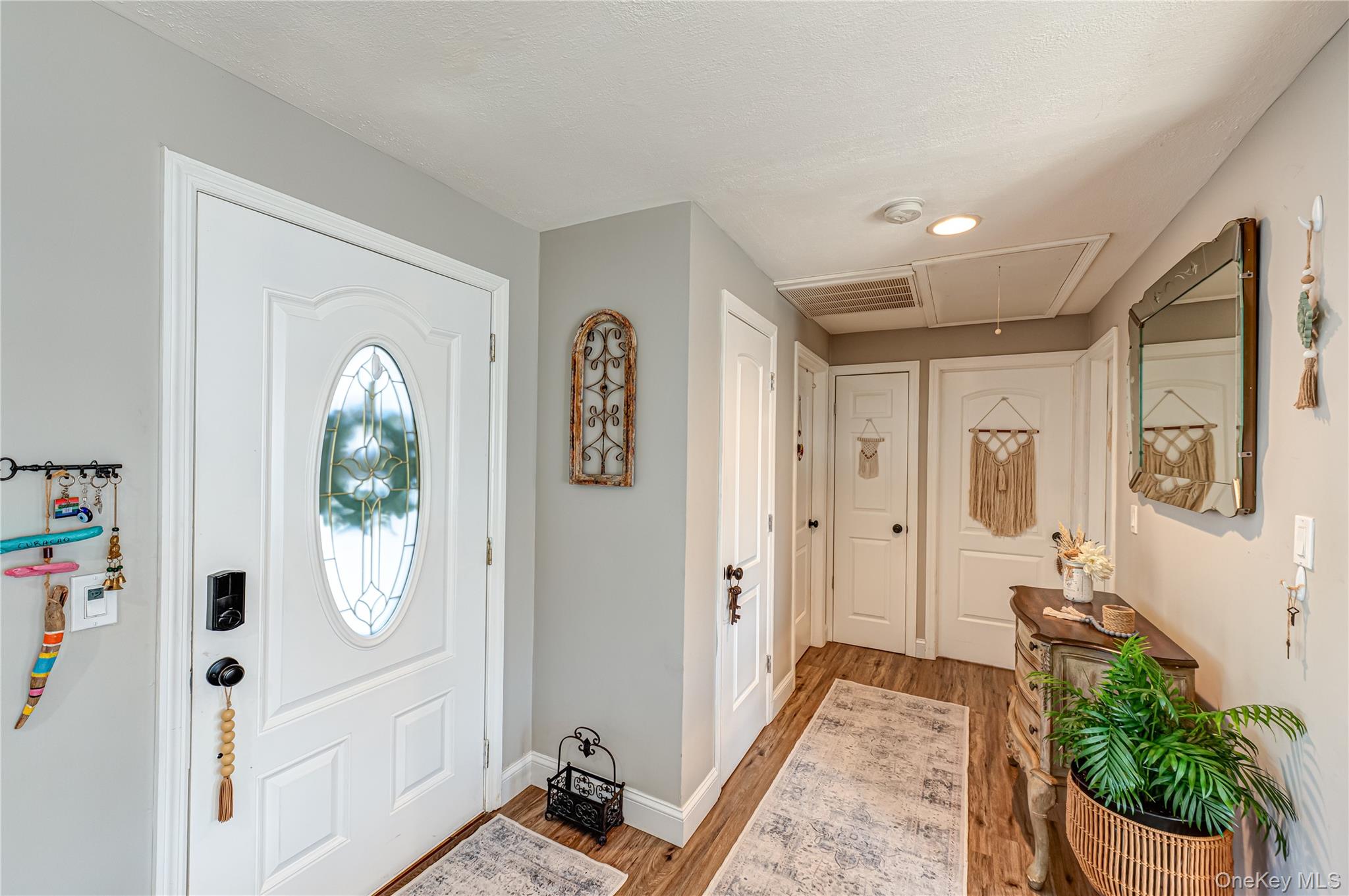 178 Spur Drive S, Bay Shore, NY 11706