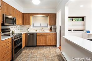 21 Canterbury Road # #6, Great Neck, NY 11021