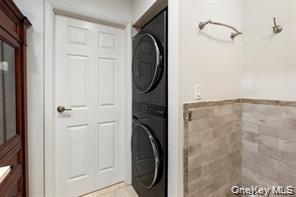 21 Canterbury Road # #6, Great Neck, NY 11021