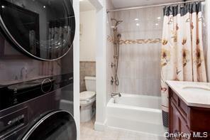 21 Canterbury Road # #6, Great Neck, NY 11021