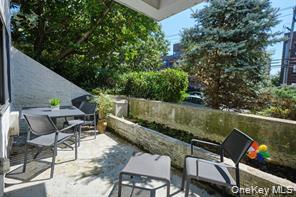 21 Canterbury Road # #6, Great Neck, NY 11021