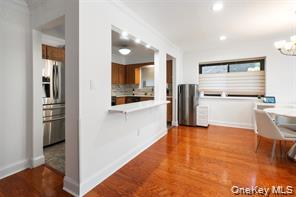 21 Canterbury Road # #6, Great Neck, NY 11021