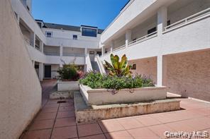 21 Canterbury Road # #6, Great Neck, NY 11021