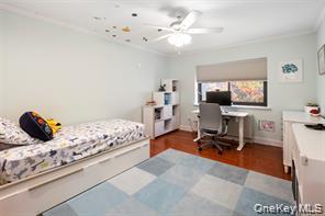 21 Canterbury Road # #6, Great Neck, NY 11021