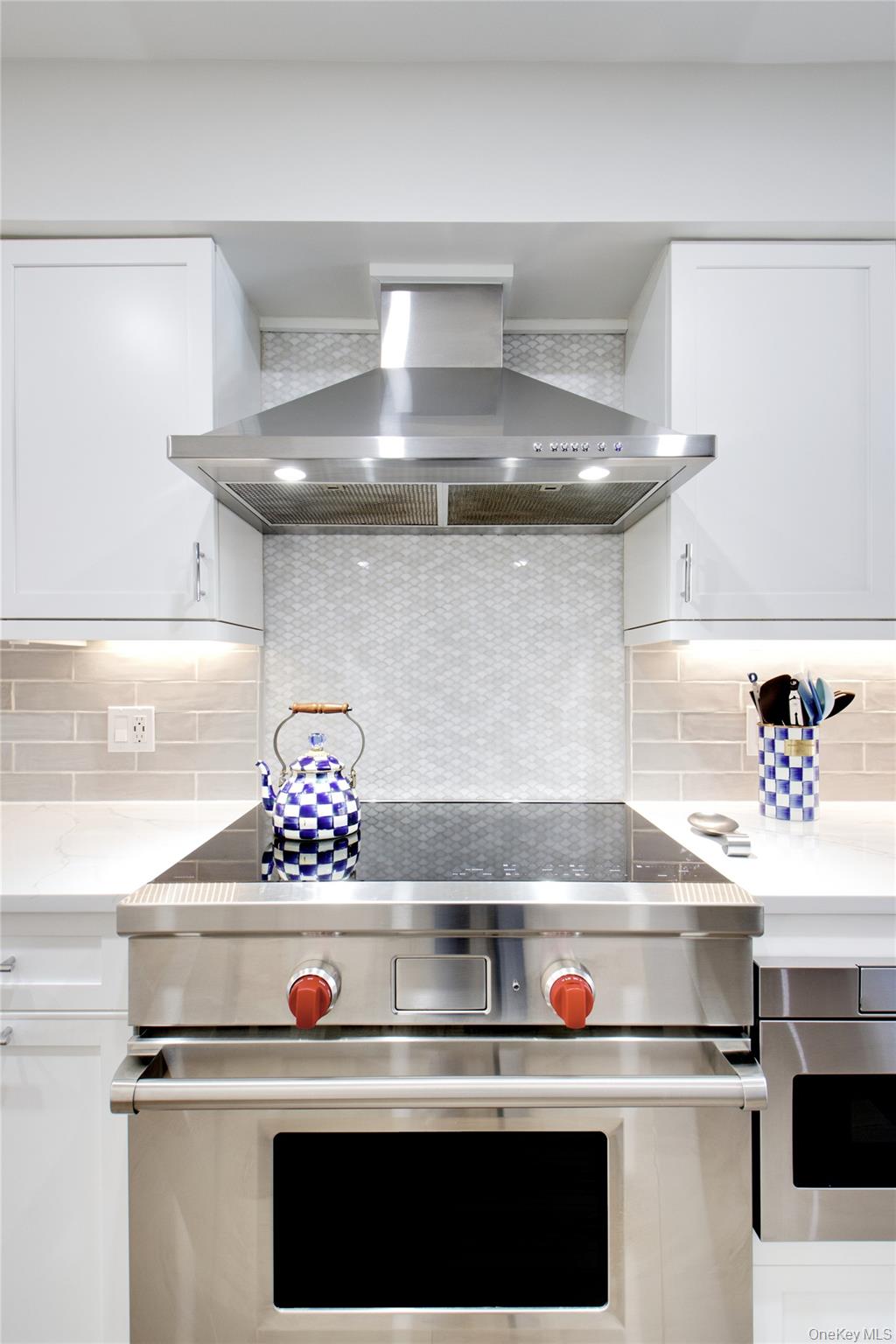 40 Cricket Club Drive, Roslyn, NY 11576