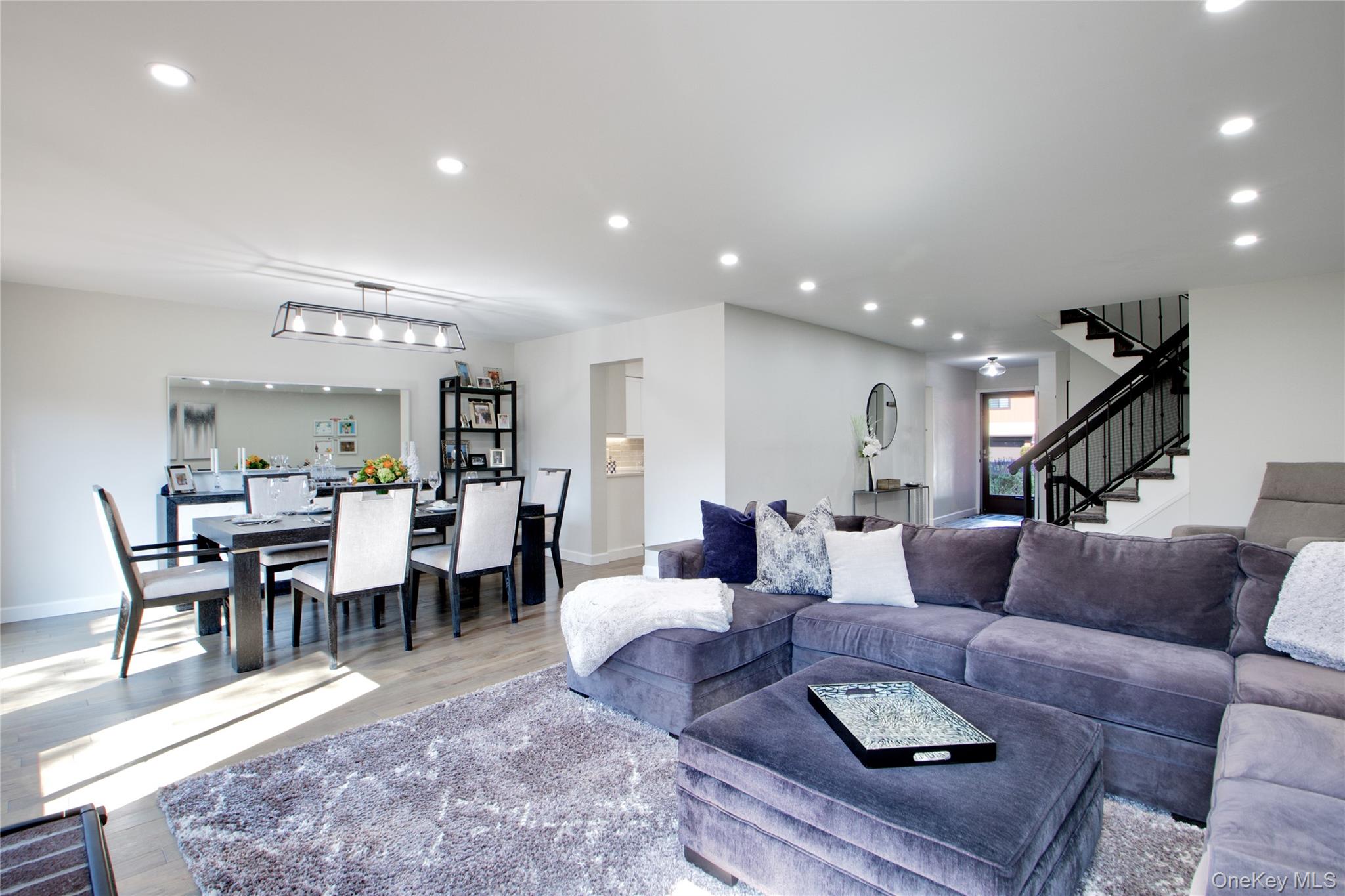 40 Cricket Club Drive, Roslyn, NY 11576