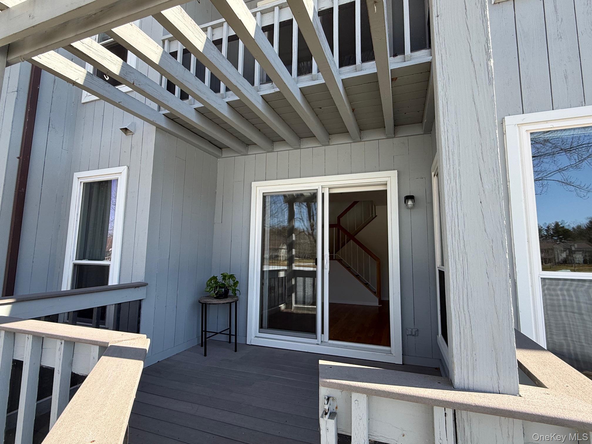 14 Pond Drive E, Rhinebeck, NY 12572