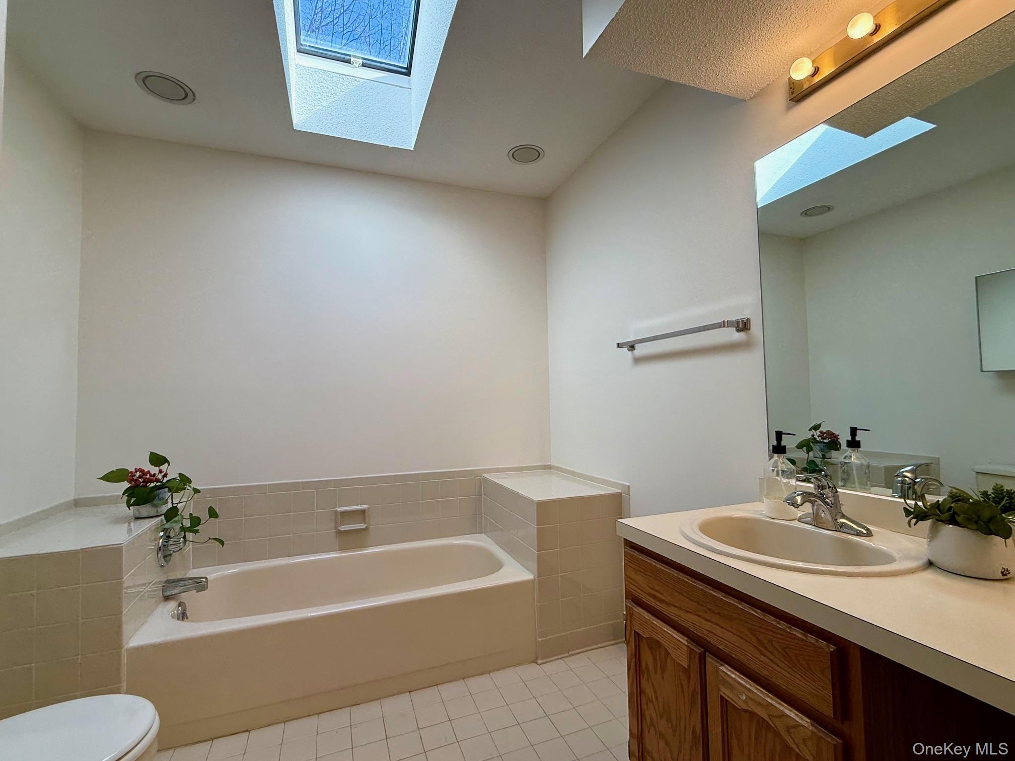 14 Pond Drive E, Rhinebeck, NY 12572