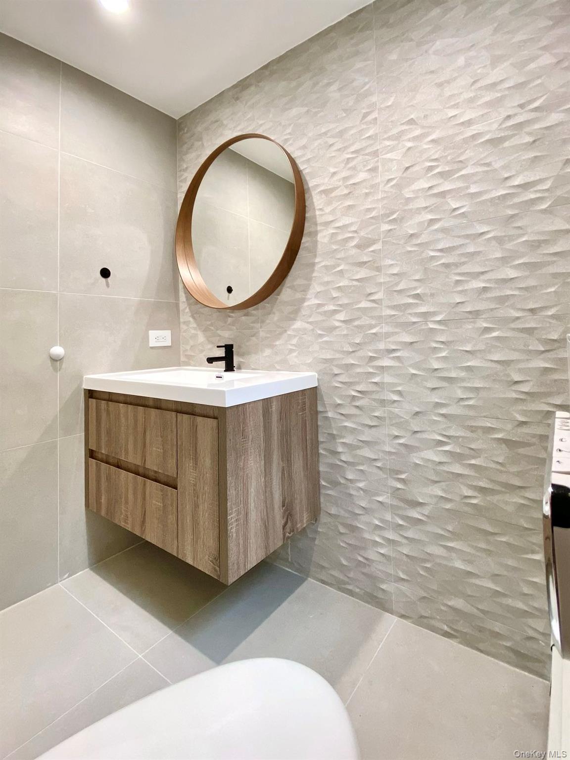 24 Irene Lane E, Plainview, NY 11803