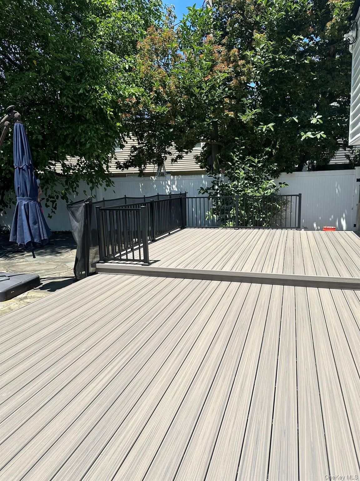 24 Irene Lane E, Plainview, NY 11803