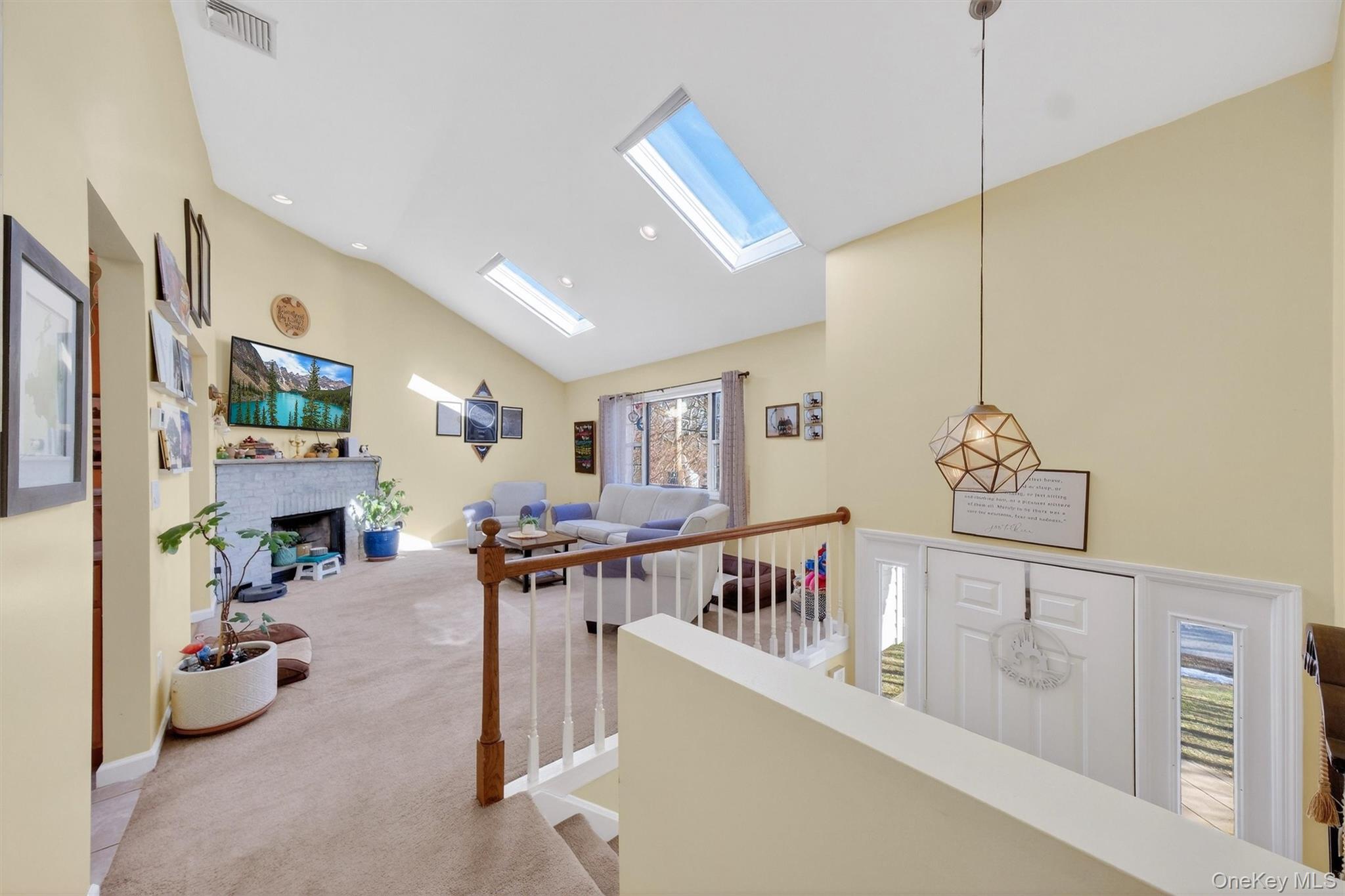 13 Timberline Drive, Poughkeepsie, NY 12603