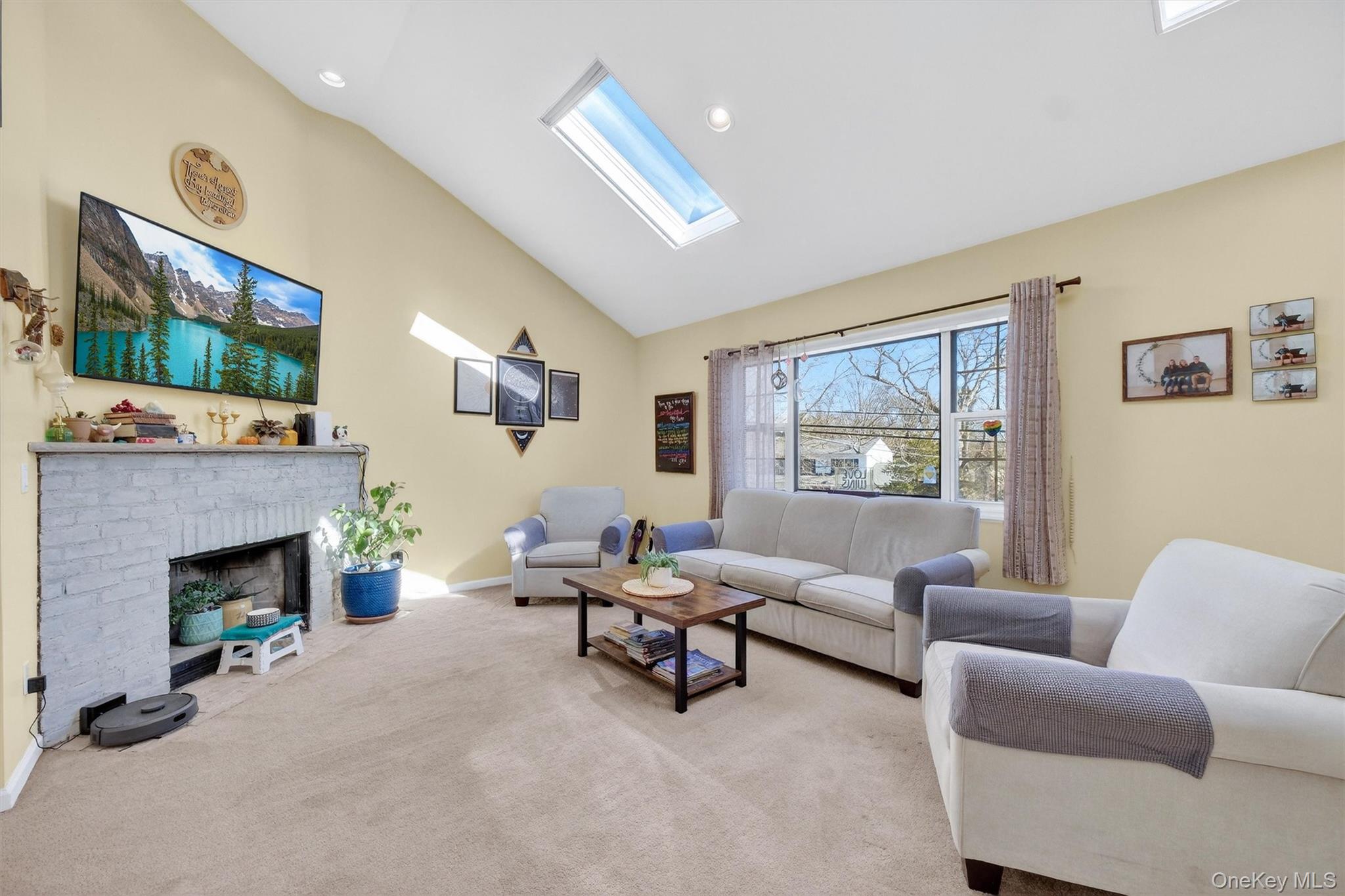 13 Timberline Drive, Poughkeepsie, NY 12603