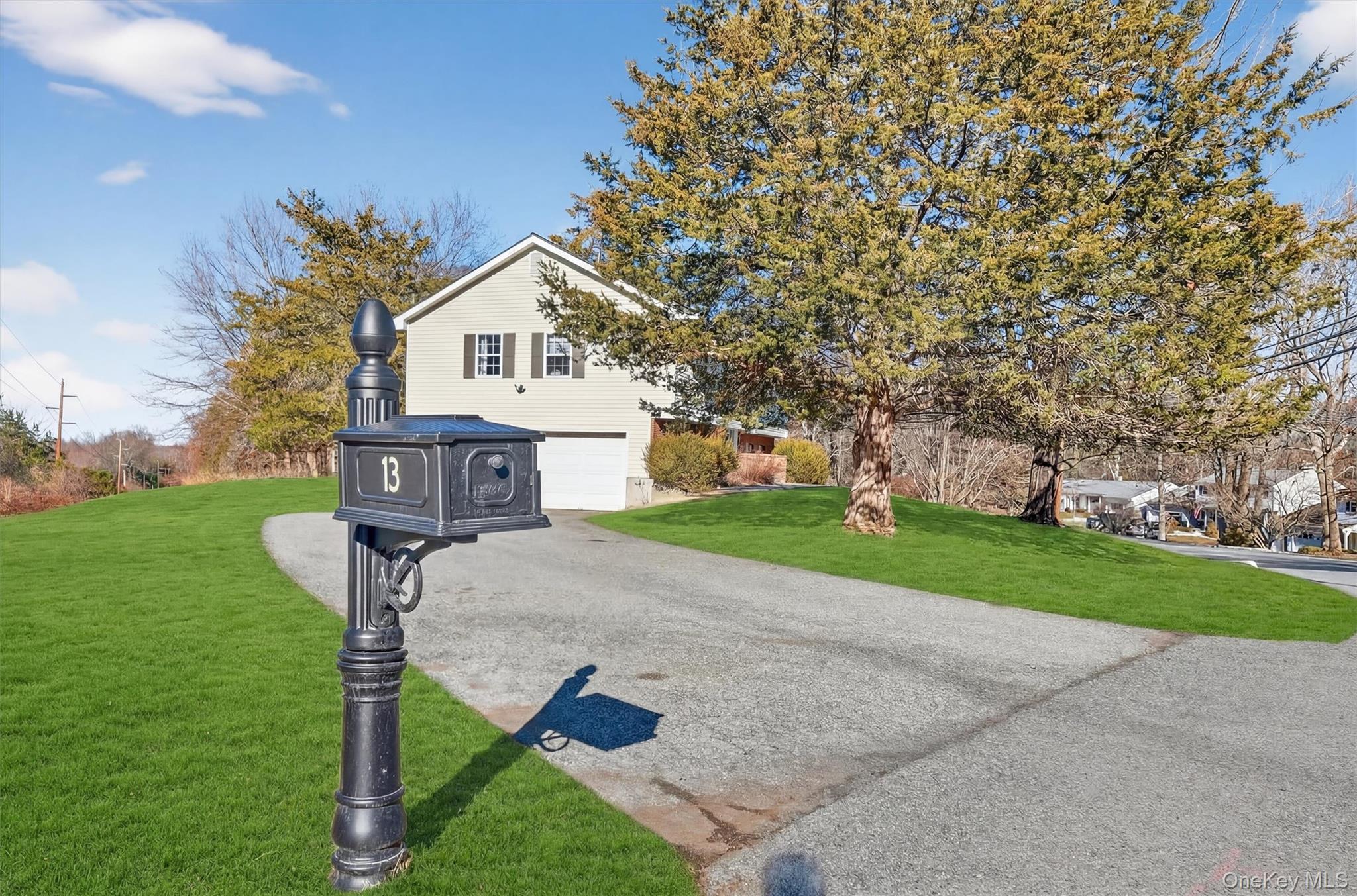 13 Timberline Drive, Poughkeepsie, NY 12603