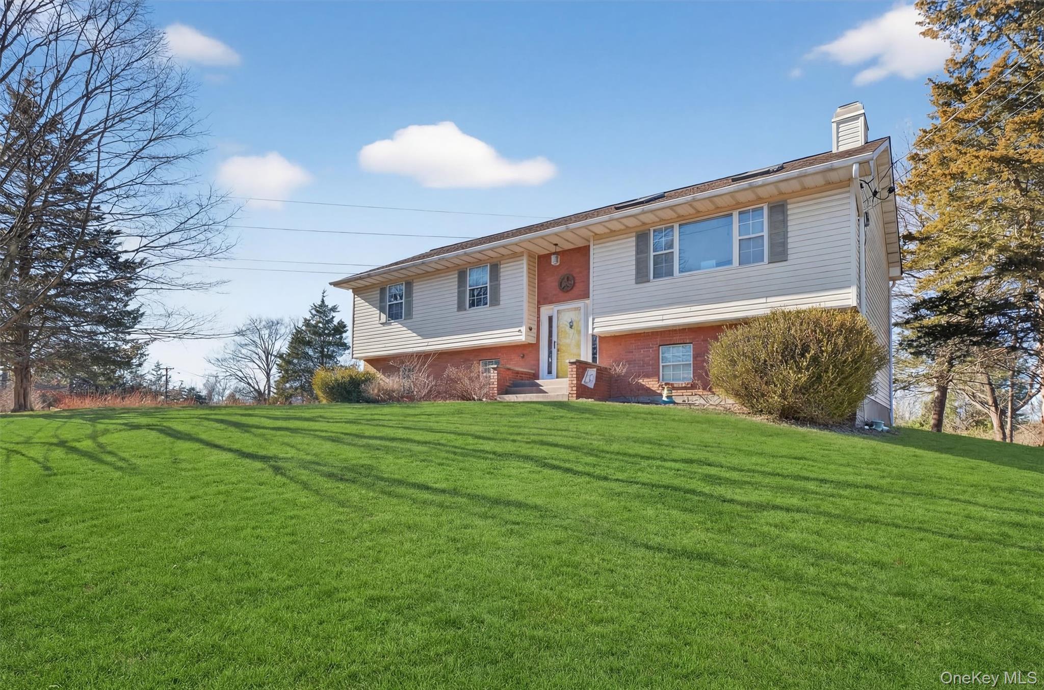 13 Timberline Drive, Poughkeepsie, NY 12603