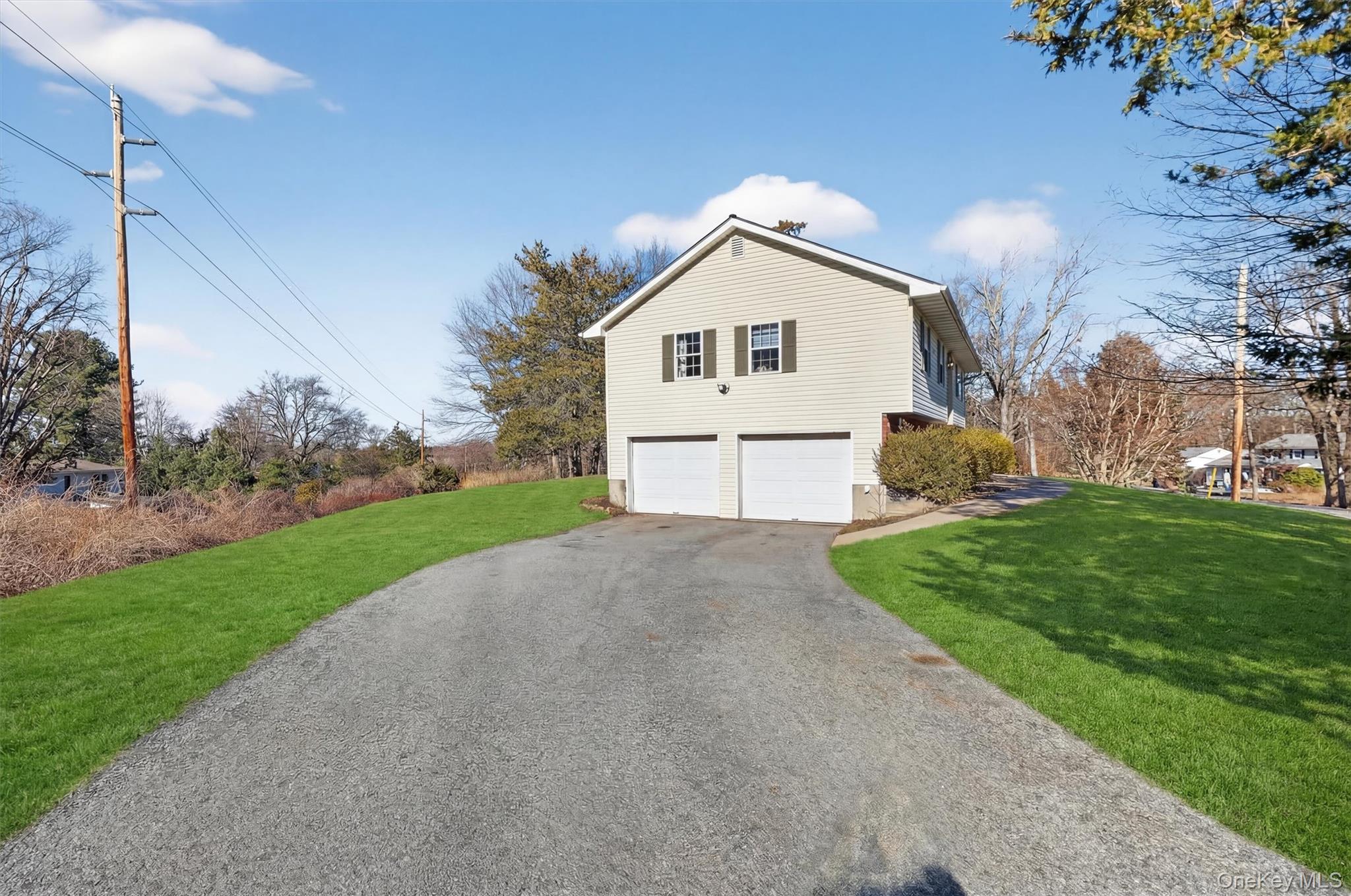 13 Timberline Drive, Poughkeepsie, NY 12603