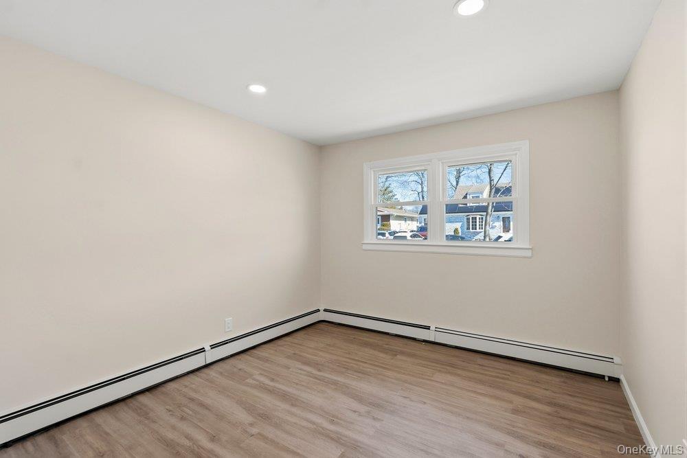 189 Trouville Road, Copiague, NY 11726