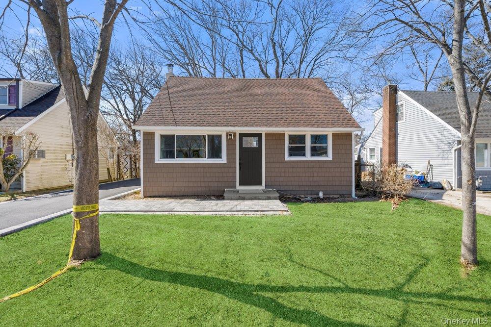 189 Trouville Road, Copiague, NY 11726