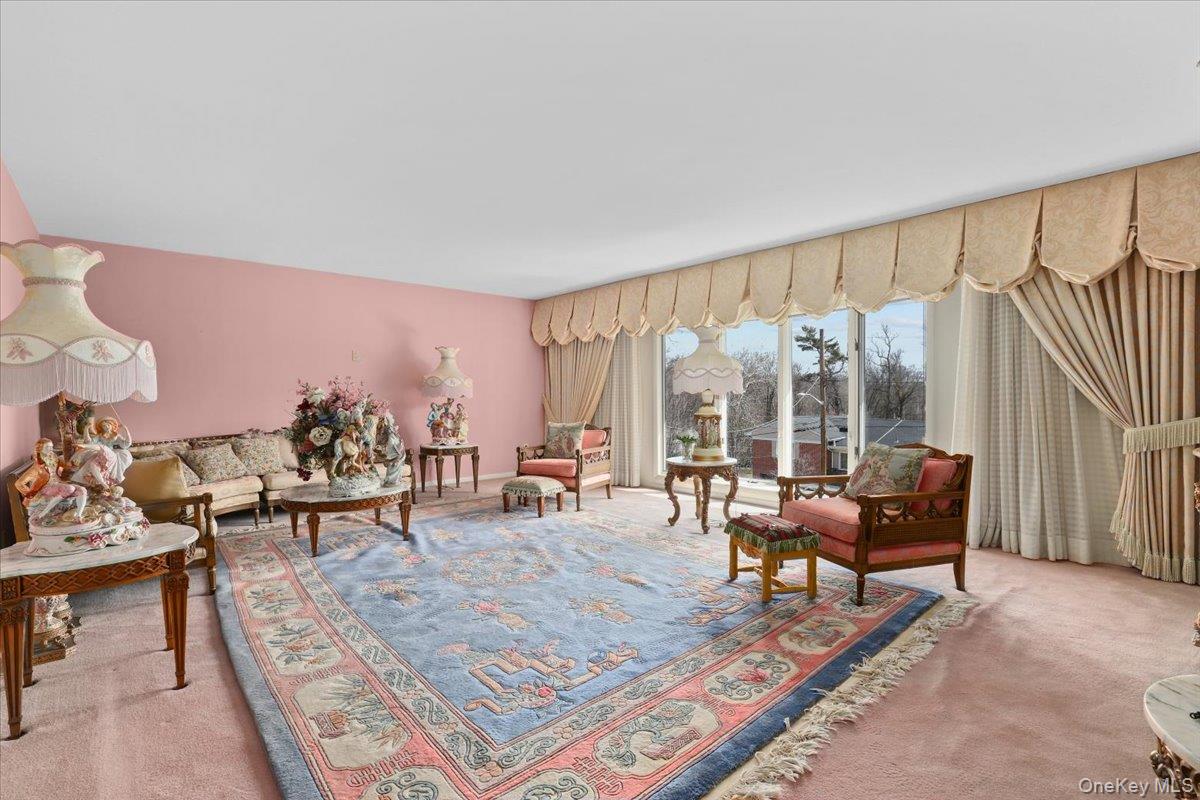 7 Greystone Circle, Bronxville, NY 10708