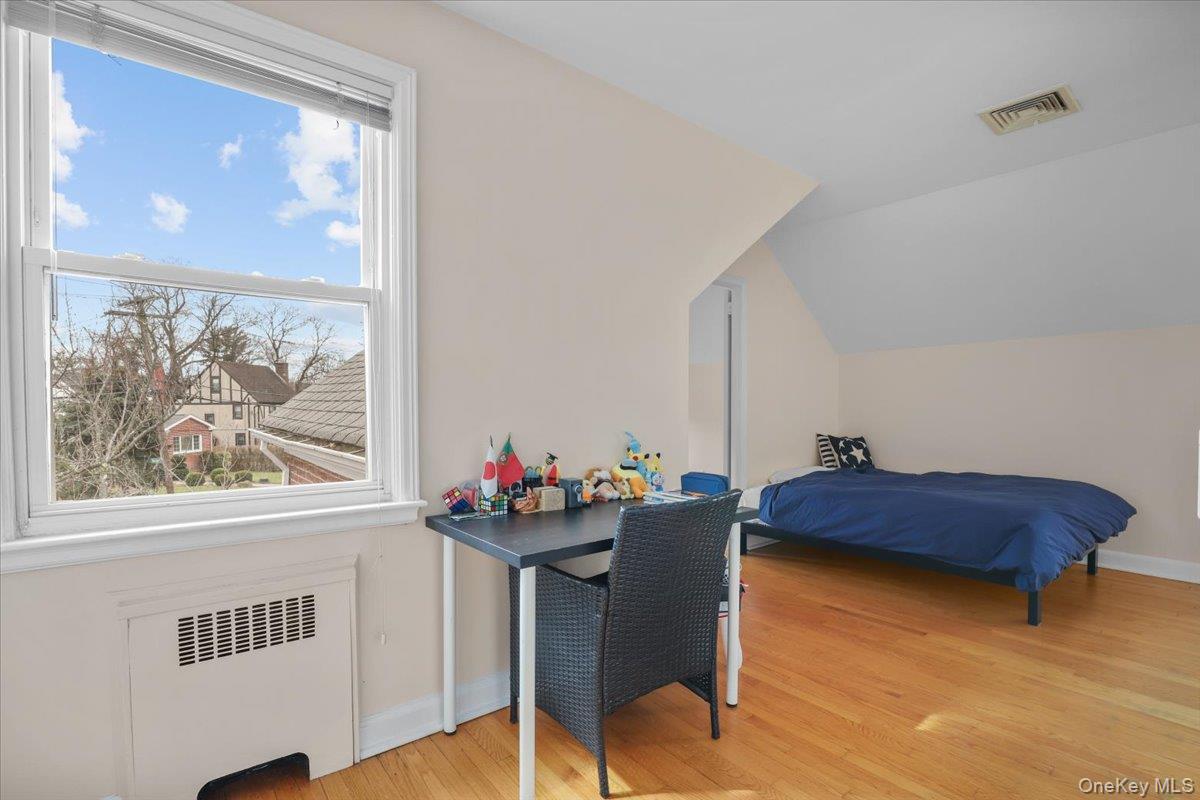 10 Madison Road, Scarsdale, NY 10583