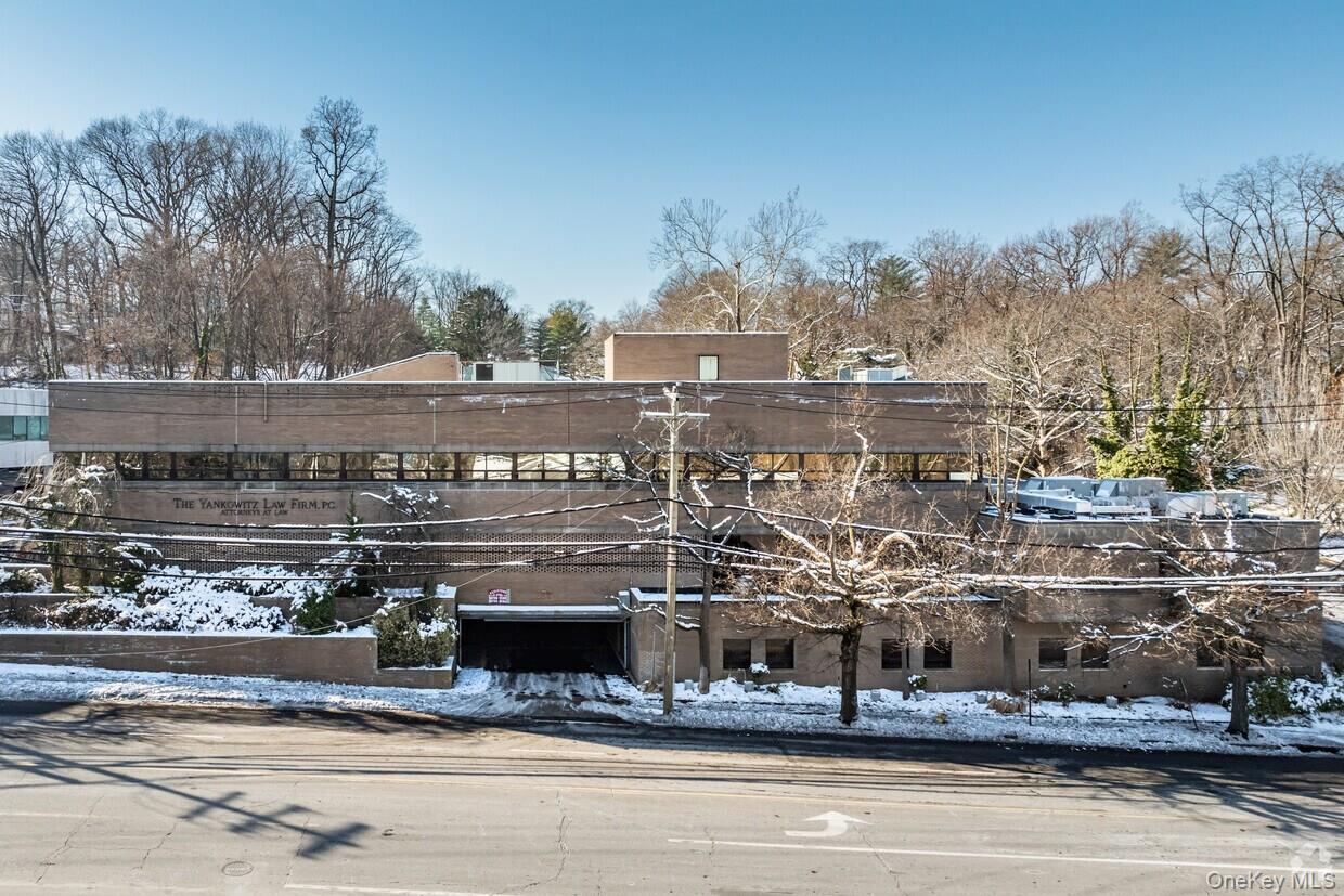 175 E Shore Road, Great Neck, NY 11023