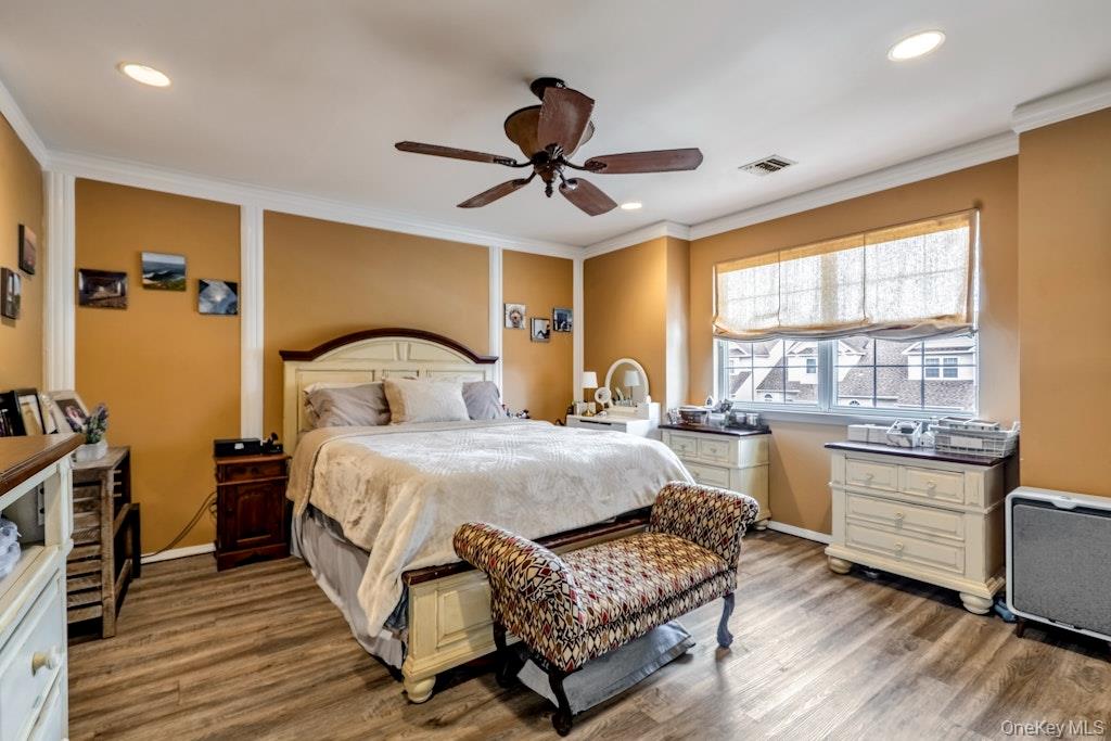 128 Cinnamon Court, Melville, NY 11747