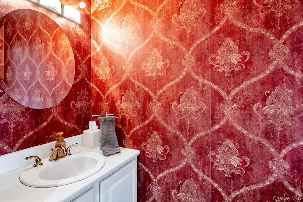 128 Cinnamon Court, Melville, NY 11747