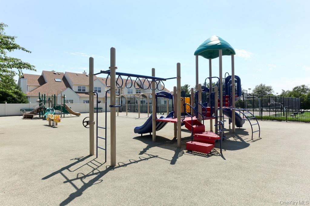 128 Cinnamon Court, Melville, NY 11747